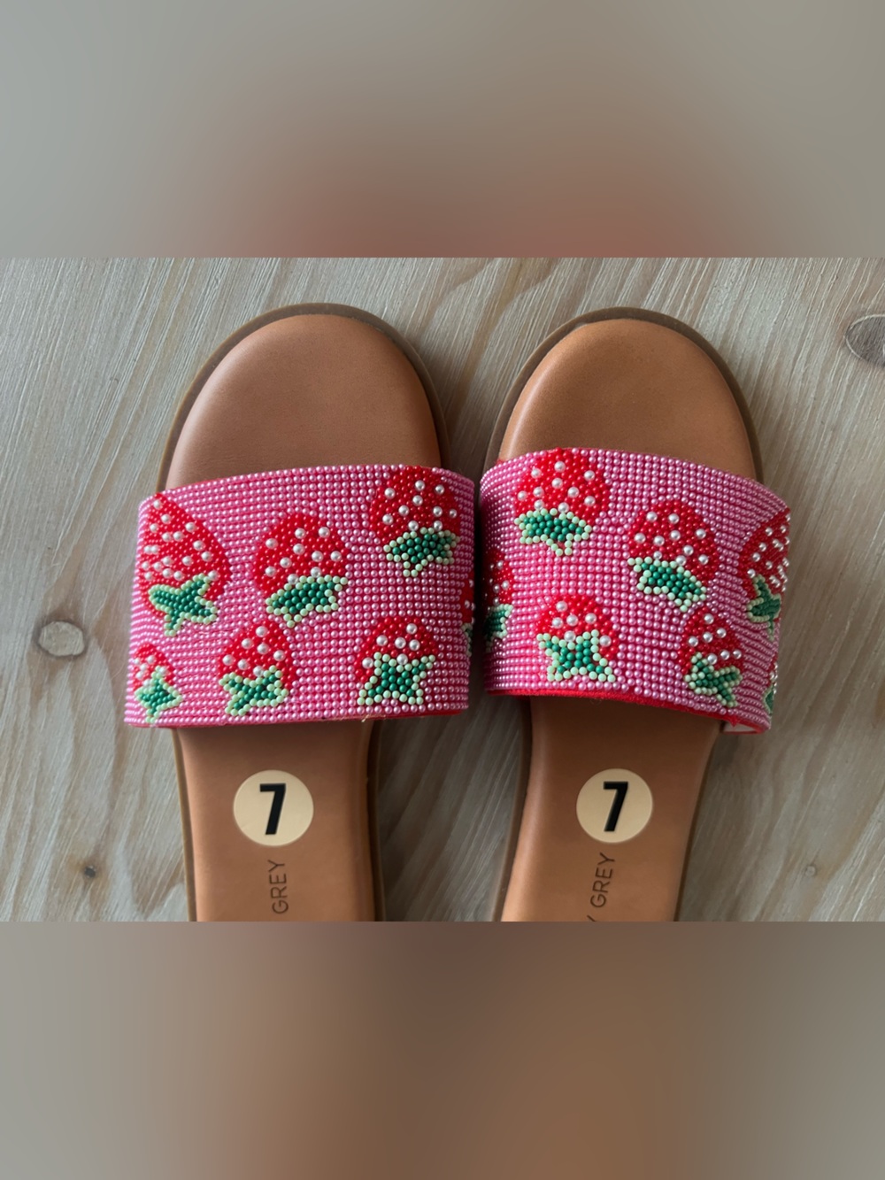 NEW Pink Strawberry Beaded Slide Sandals Size 7 - Picture 2 of 3